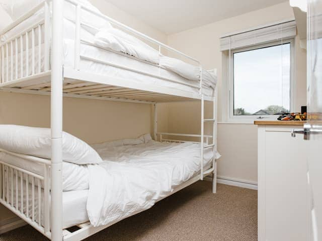 Bunk bedroom | Peacehaven, Shalfleet