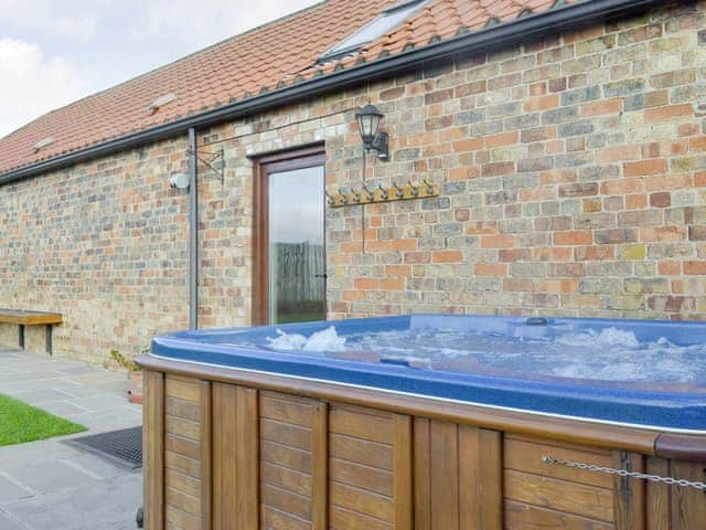 Luxurious hot tub | Barley Edge - Brockholme Barns, Hornsea