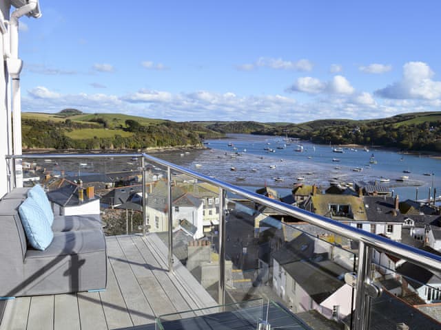Panoramic views of the harbour and estuary | Apartment 3, Salcombe