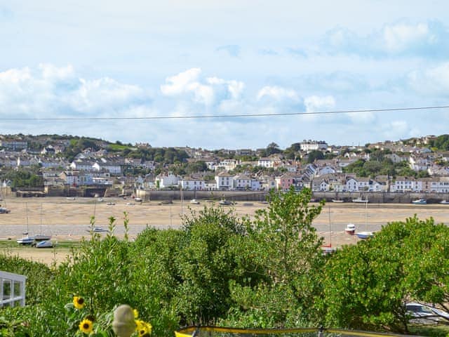 Spectacular sea views | Myrtle Loft, Instow