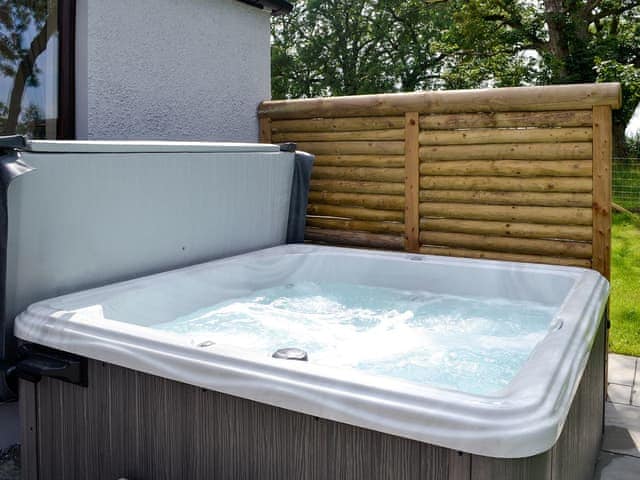 Hot tub | Bruno&rsquo;s Bothy, Wigton