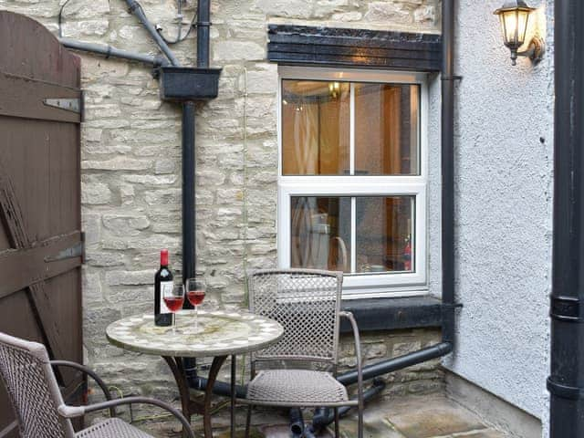 Patio area with outdoor furniture | Slater&rsquo;s Cottage, Middleham, near Leyburn