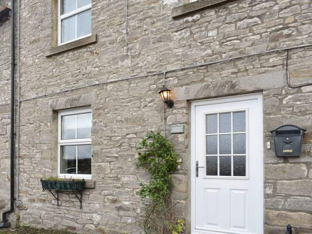 Attractive fa&ccedil;ade | Slater&rsquo;s Cottage, Middleham, near Leyburn