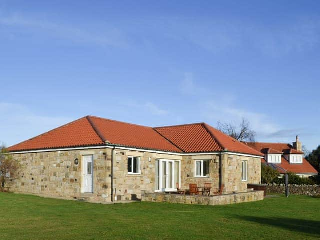 Friarystone Cottage, sleeps 6 in Bamburgh.