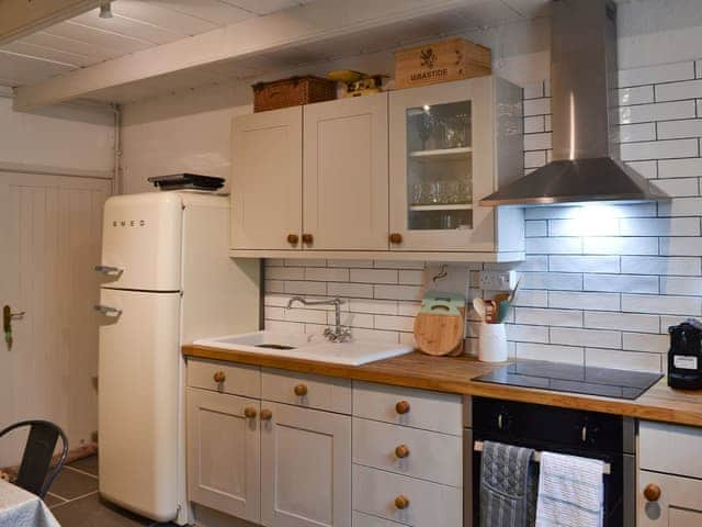 Well appointed kitchen | Sage Cottage, St Columb Major