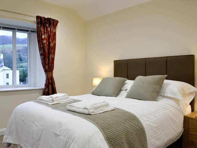 Relaxing first floor en-suite double bedroom | Mary Rook Cottage - Ormathwaite Farm Cottages, Underskiddaw, near Keswick