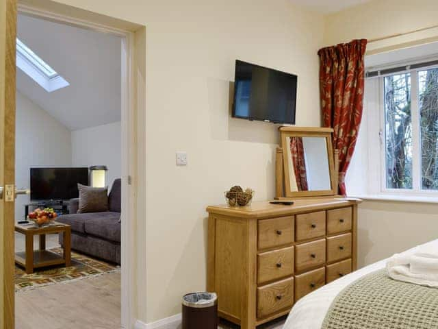 Dressing area within double bedroom | Mary Rook Cottage - Ormathwaite Farm Cottages, Underskiddaw, near Keswick