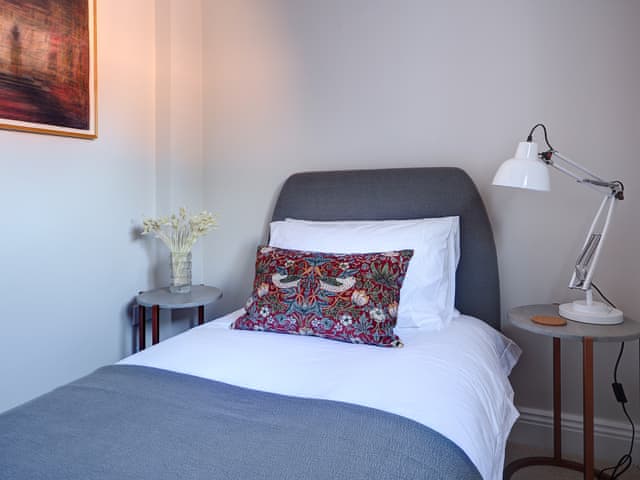 Single bedroom | Cirencester Place, Cirencester