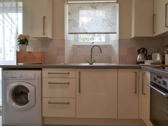 Kitchen | Bridgend Cottage, Lostwithiel