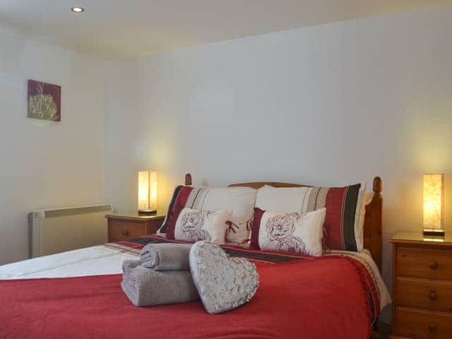 Double bedroom | Bridgend Cottage, Lostwithiel