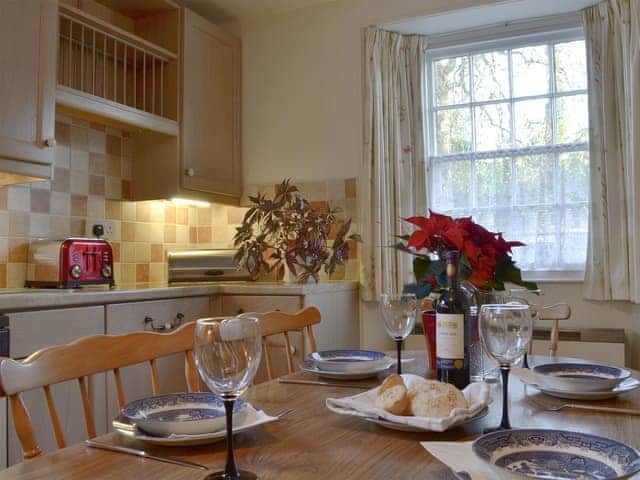 Well presented kitchen/ dining room | Tristan&rsquo;s - Lanwithan Manor Apartments, Lostwithiel