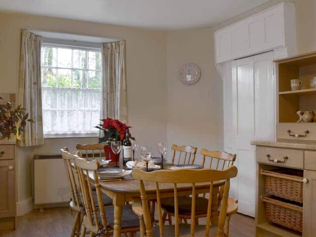 Well equipped kitchen/ dining room | Tristan&rsquo;s - Lanwithan Manor Apartments, Lostwithiel