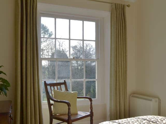 Light and airy double bedroom | Tristan&rsquo;s - Lanwithan Manor Apartments, Lostwithiel