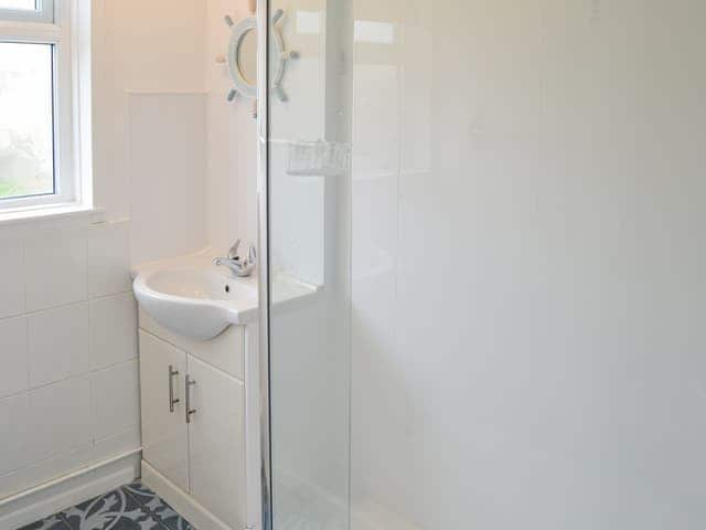 Shower room | Sea Drift, Walcott, near Happisburgh