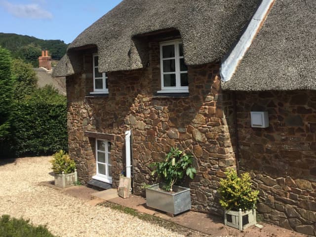 Quintessential English thatched cottage | Stables End, Stickle Path, near Watchet