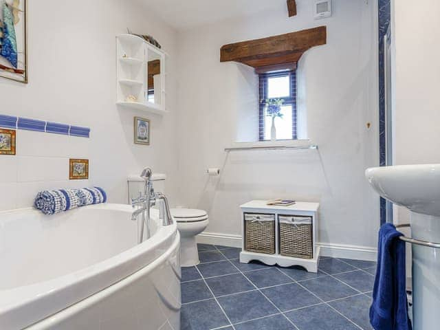 Bathroom | Aurora Barn, Bude