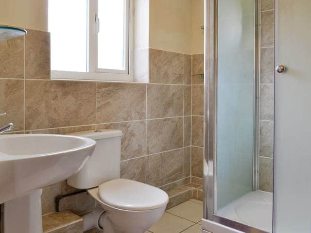 Family shower room | Stable Cottage 7 - Moor Farm Stable Cottages, Foxley, near Fakenham