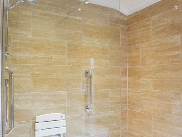 Beautiful en-suite shower room | Oak Lodge, Clatworthy, near Williton