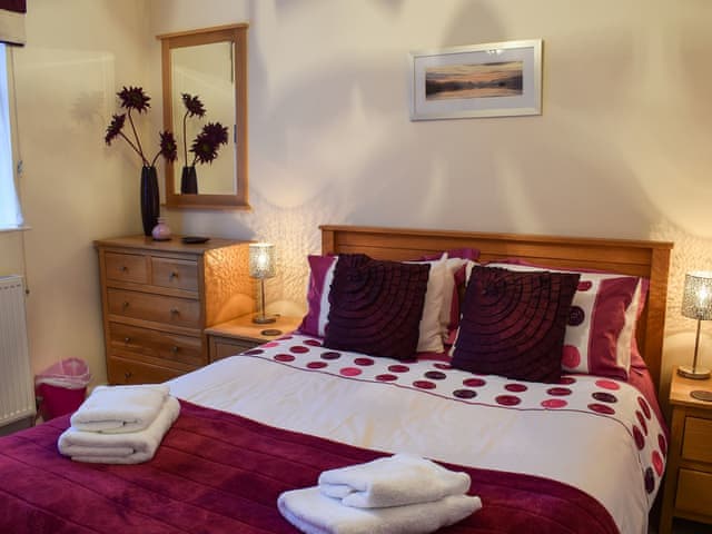 Double bedroom with en-suite | The Old Stables, Windermere