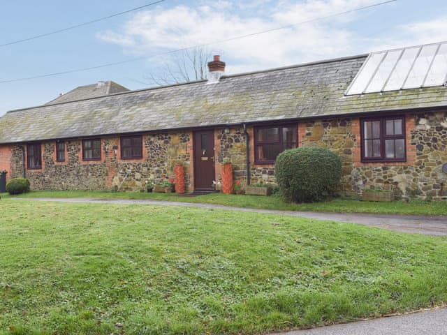 Wonderful single storey historic conversion | The Blacksmith Shop, Shorwell