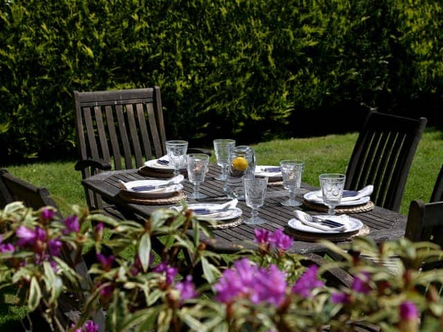 Sitting-out-area | Leacon Hall Oast, Near Tenterden