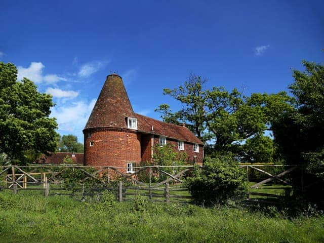 Exterior | Leacon Hall Oast, Near Tenterden