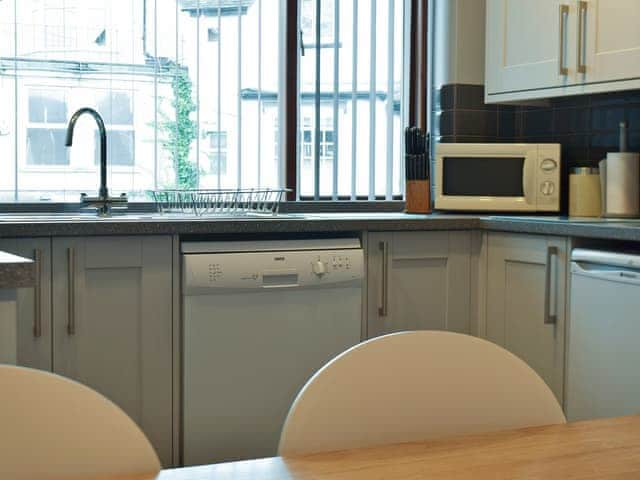 Well-equipped fitted kitchen | Wickhams View, Keswick