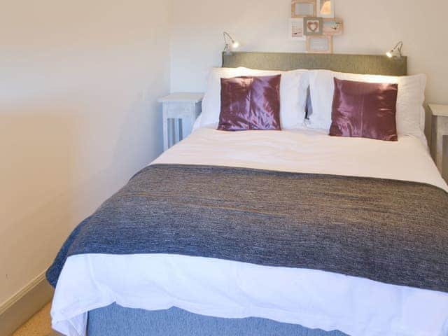 Inviting arnd relaxing double bedroom | Beachcomber Cottage, Newbiggin-by-the-Sea, near Morpeth