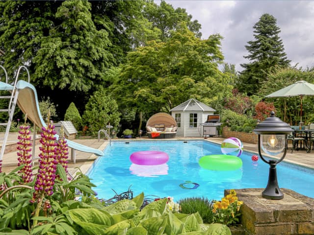 Swimming pool | The Manor Coach House, Chartham