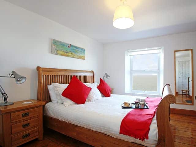 King-size bedroom | Dreamers View, Margate