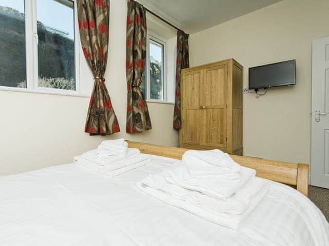 Charming double bedroom | Sunny Beach Apartment, Shanklin