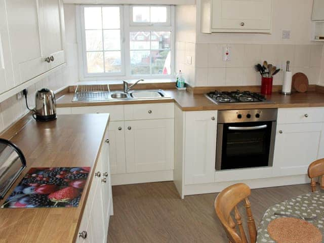 Cooking area of kitchen | Sunnyside, Sandsend, Whitby