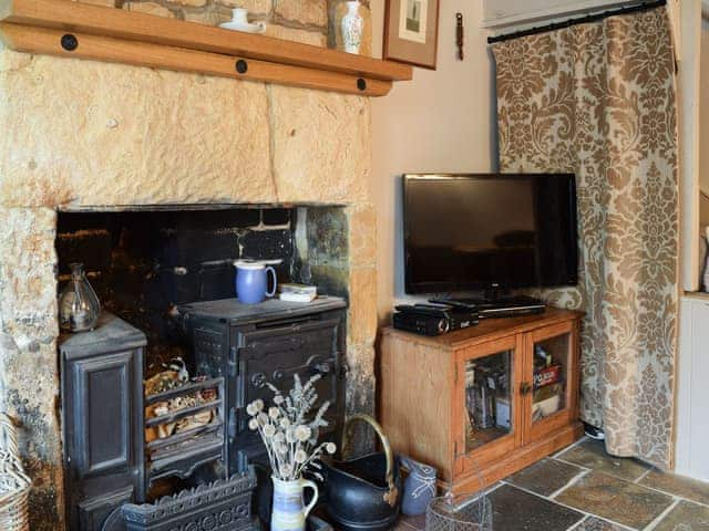 Living room | Cosy Cottage, Bourton-on-the-Hill, near Moreton-in-Marsh