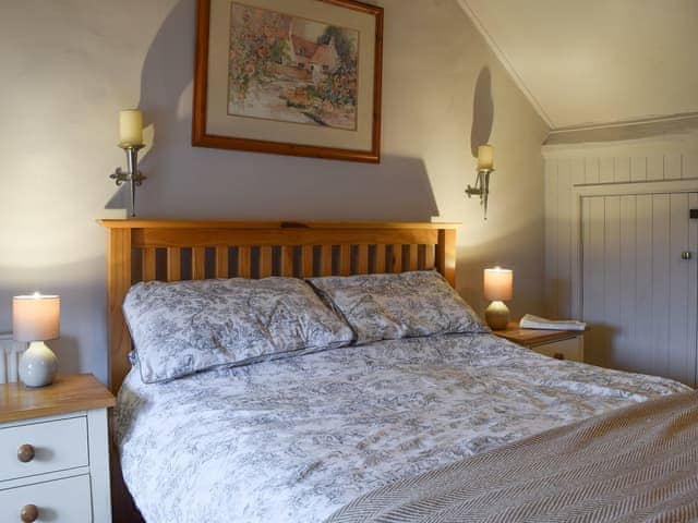 Double bedroom | Cosy Cottage, Bourton-on-the-Hill, near Moreton-in-Marsh