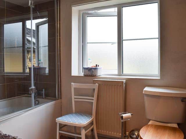 Bathroom | Cosy Cottage, Bourton-on-the-Hill, near Moreton-in-Marsh