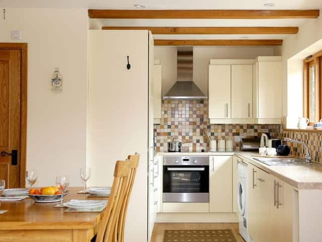 Kitchen/diner | Cowslip Cottage, Brook