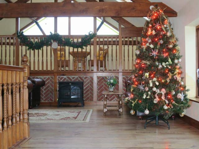 Seasonal decorations throughout the festive period | Pheasant Roost, Swanton Morley