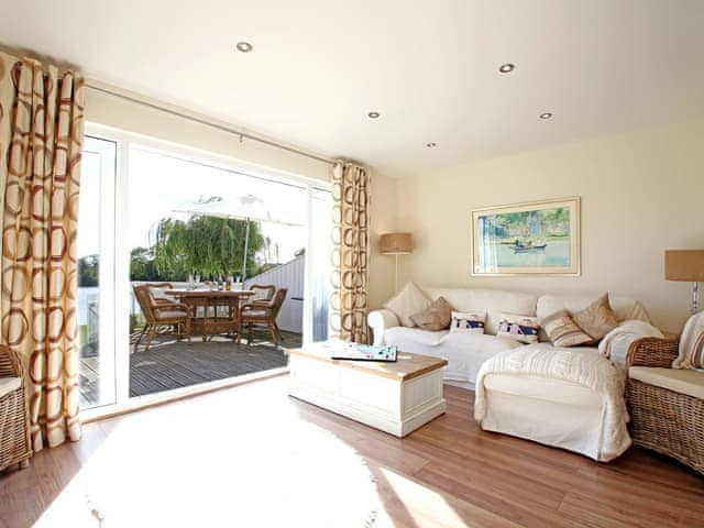 Living room | Coot Lake House, Cotswold Lakes