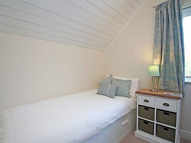 Bedroom | Coot Lake House, Cotswold Lakes