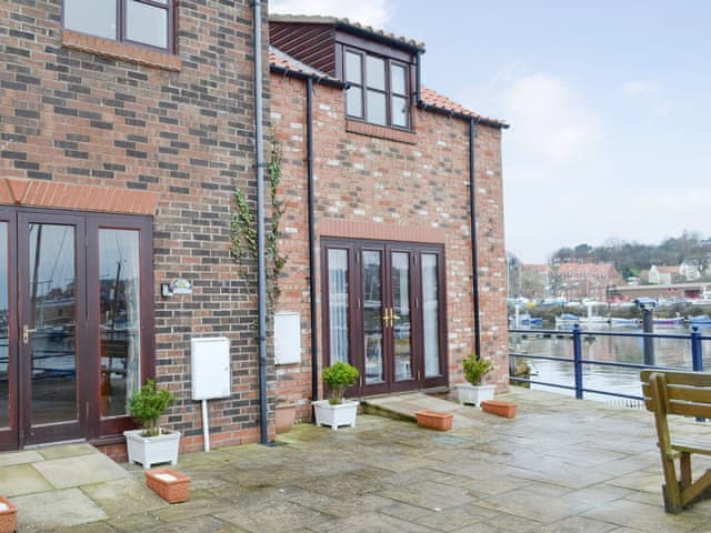 Attractive waterside holiday home | Moon River Cottage, Whitby