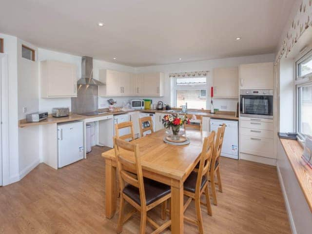 Fully appointed kitchen with dining area | Grange Farm Holiday&rsquo;s - Red Squirrel Lodge - Grange Farm Holidays, Wootton, near Ryde