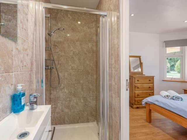 En-suite shower room | Grange Farm Holiday&rsquo;s - Red Squirrel Lodge - Grange Farm Holidays, Wootton, near Ryde