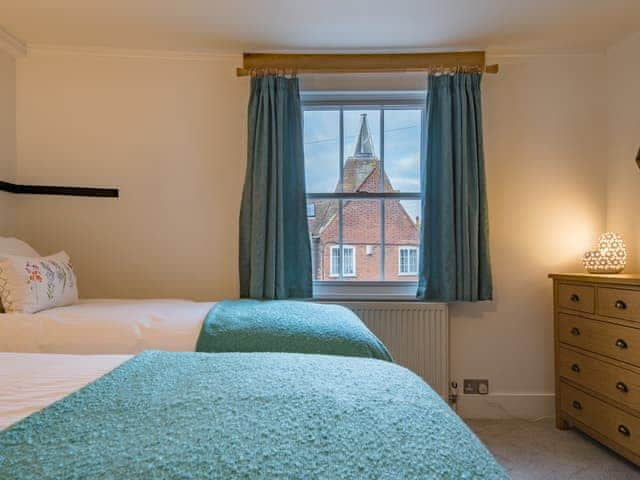 Twin/Superking bedroom | The Old Post Office, Canterbury