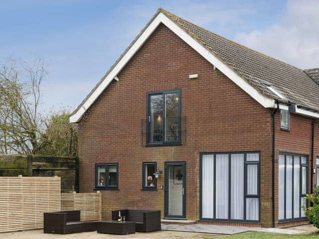 Lovely &rsquo;upside-down&rsquo; holiday home | The Fox - High Oak Holidays, Wicklewood, near Wymondham