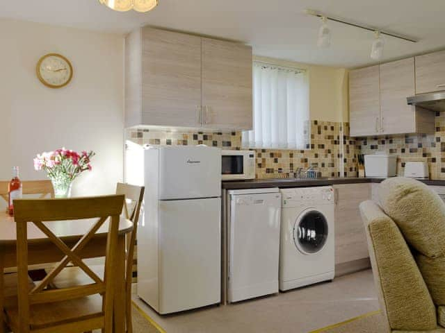 kitchen/ dining area | Sally&rsquo;s Nest - Vale Farm Cottages, Wenhaston, near Southwold