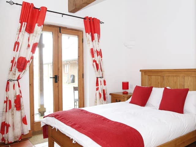 Double bedroom | Hoad Farm Cottages, Acrise, near Folkestone