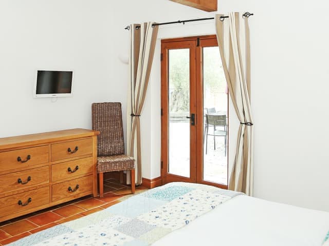 Double bedroom | Hoad Farm Cottages, Acrise, near Folkestone