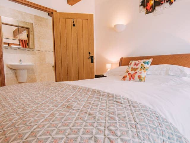 Double bedroom | Hoad Farm Cottages, Acrise, near Folkestone