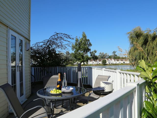 Decking | Kingfisher Lake House, Cotswold Lakes