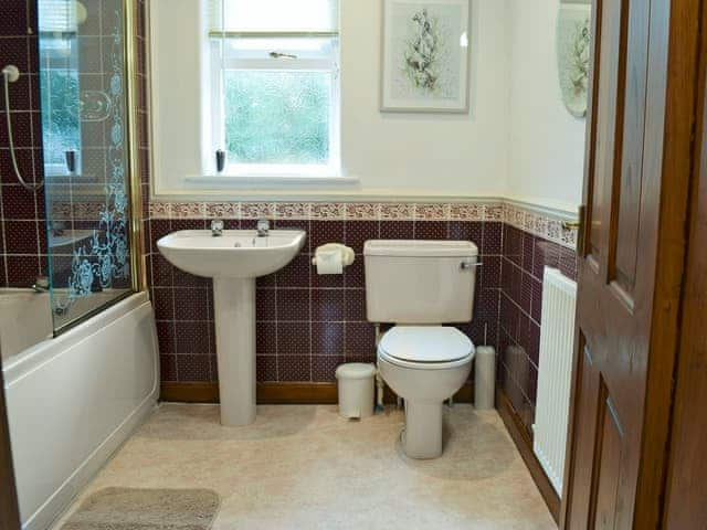 Generous sized bathroom | Latrigg View, Keswick